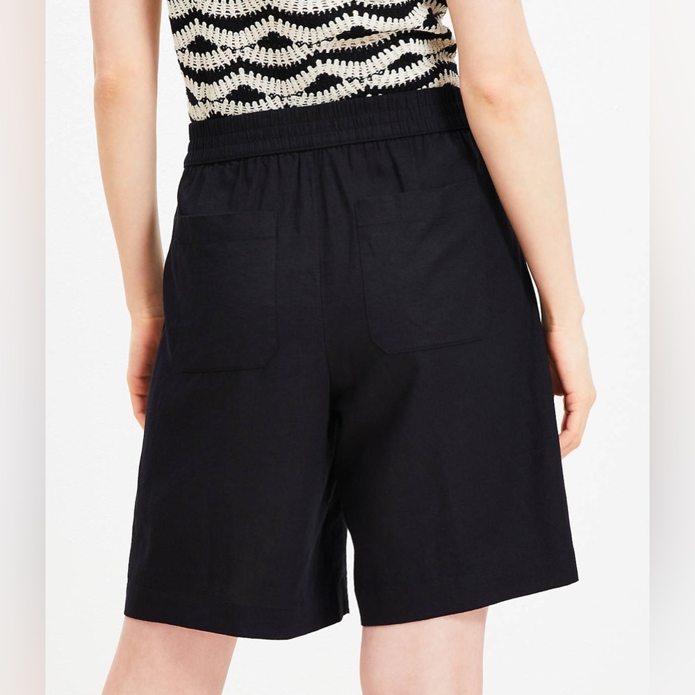 LOFT Black Bermuda Shorts Relaxed Fit with 4 pockets, 100% polyester